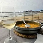 Precioso Cerca De La Playa De Samil アパート *